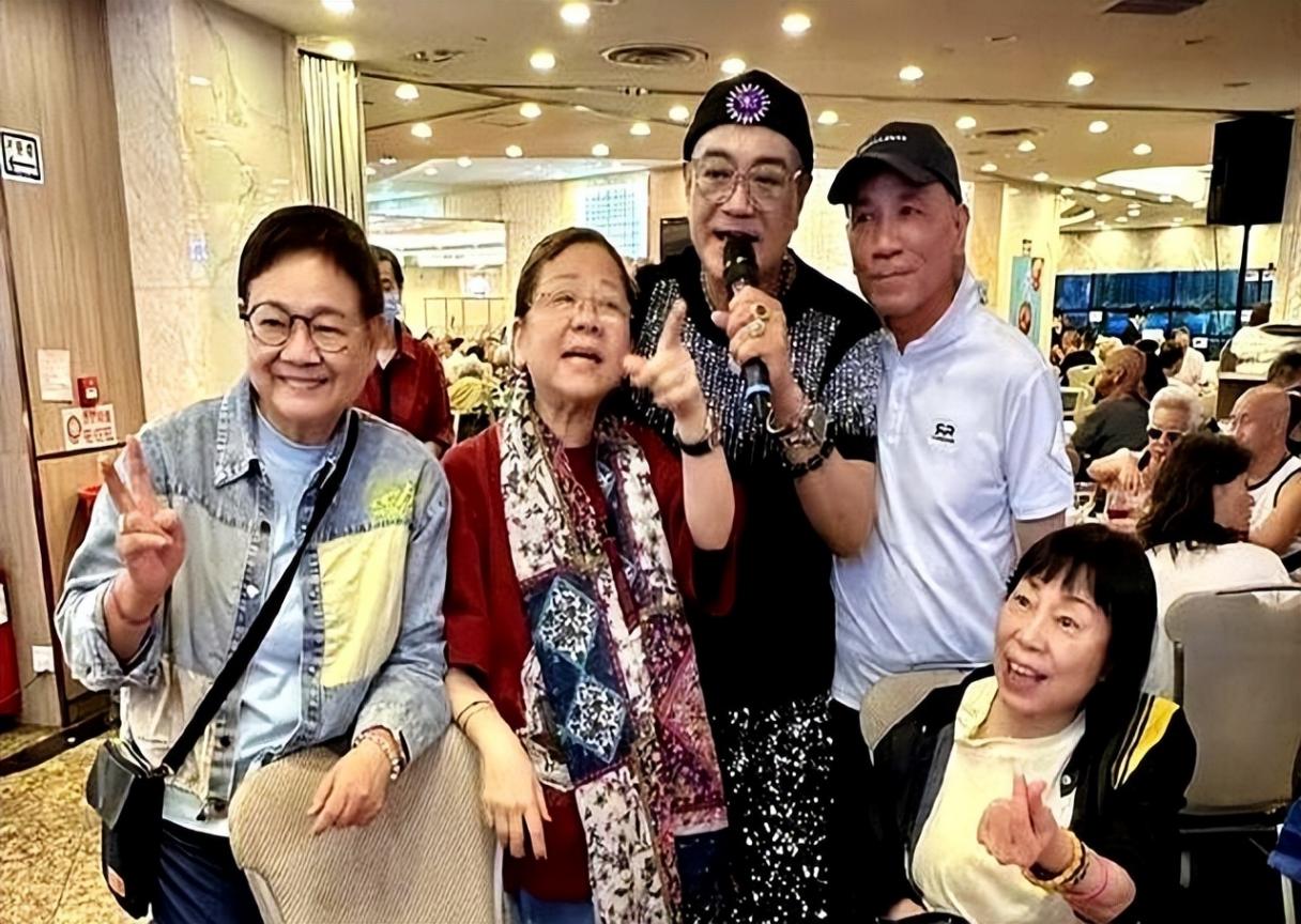 67岁前TVB男星餐厅唱歌谋生