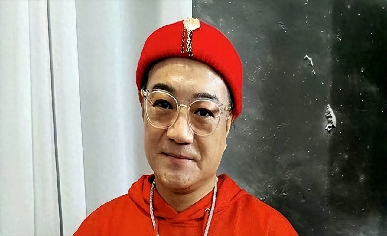 67岁前TVB男星餐厅唱歌谋生