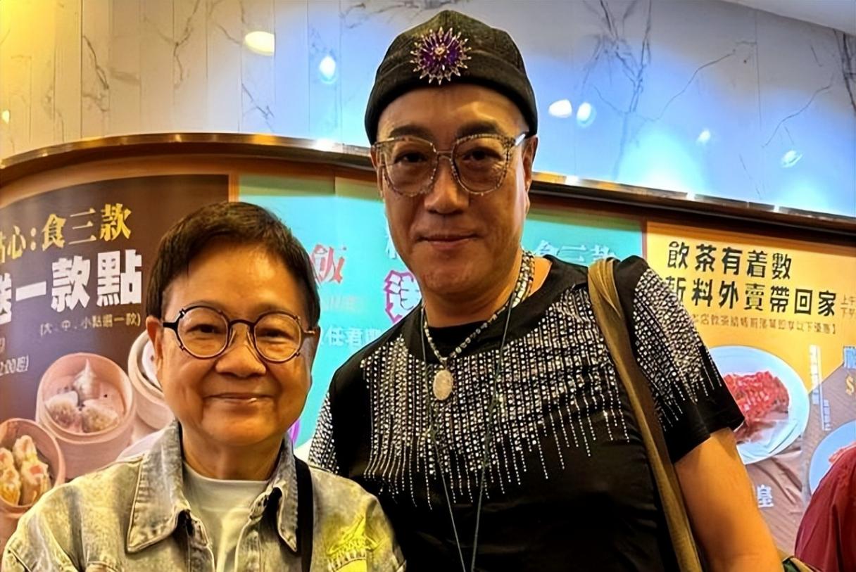 67岁前TVB男星餐厅唱歌谋生
